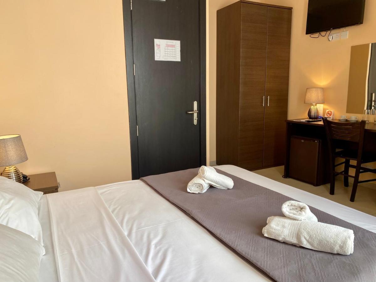 Malta Paradise Hotel San Ġiljan Buitenkant foto