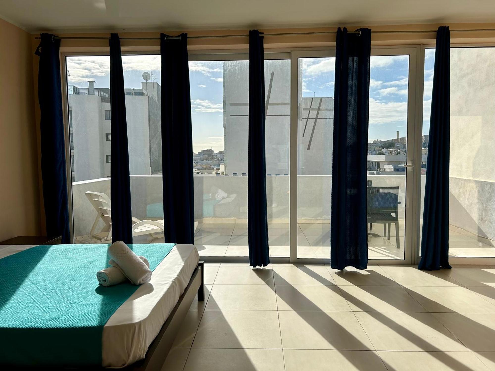 Malta Paradise Hotel San Ġiljan Buitenkant foto